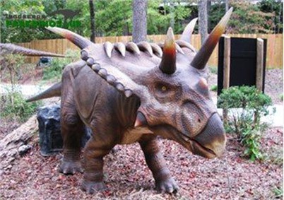 Dinossauros pré-históricos com tamanho real